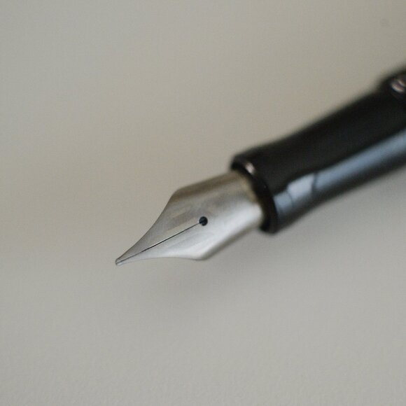 Karas Ink fountain pen with medium titanium nib - Picture 3 of 3